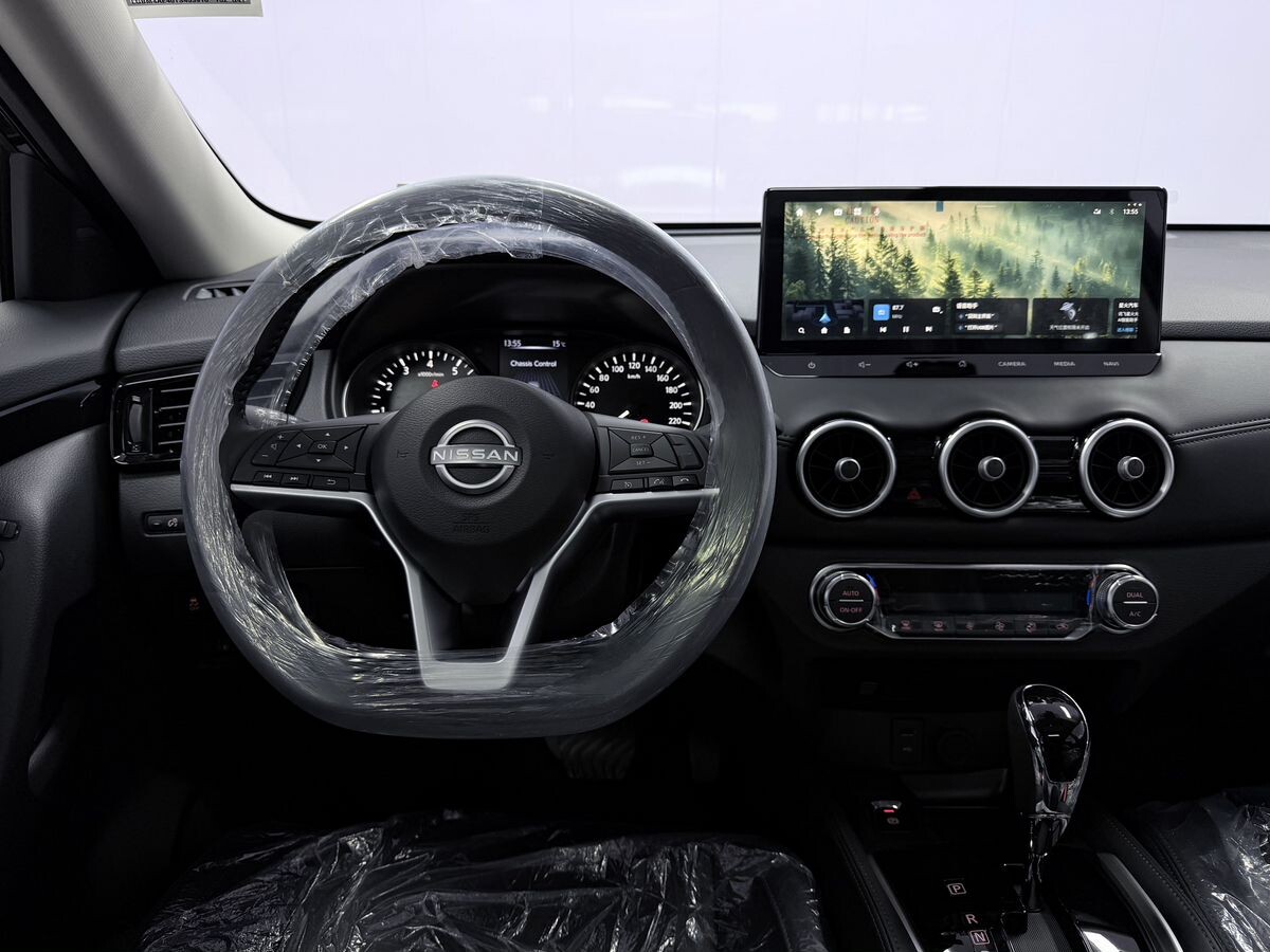 Nissan X-Trail 2026 - фото автомобиля