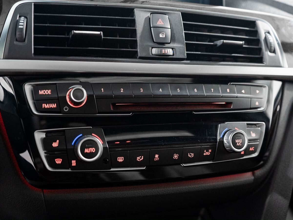 BMW 3-Series 2016 - фото автомобиля