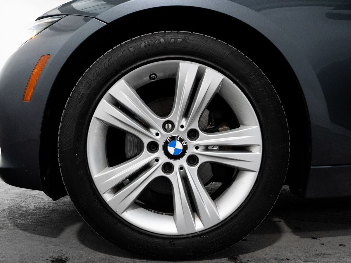 BMW 3-Series 2016 - фото автомобиля