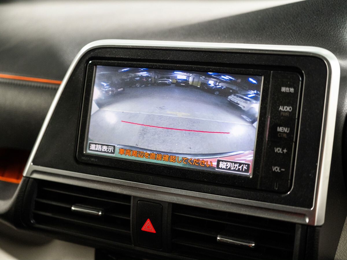 Toyota Sienta 2015 - фото автомобиля