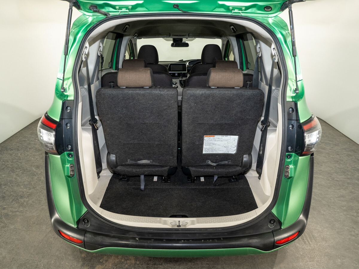 Toyota Sienta 2015 - фото автомобиля