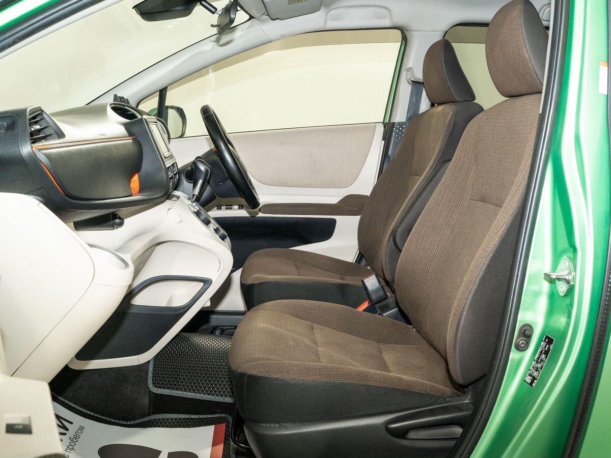 Toyota Sienta 2015 - фото автомобиля
