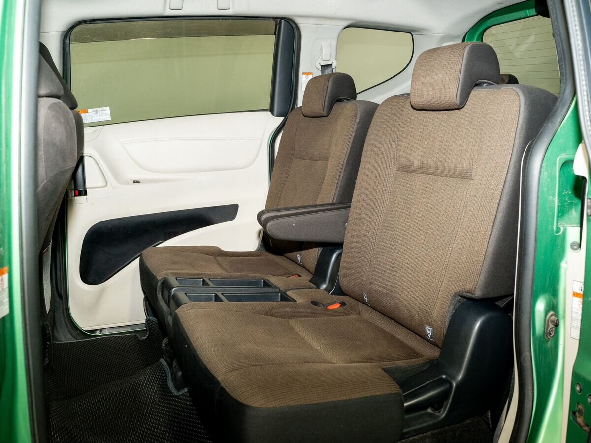Toyota Sienta 2015 - фото автомобиля