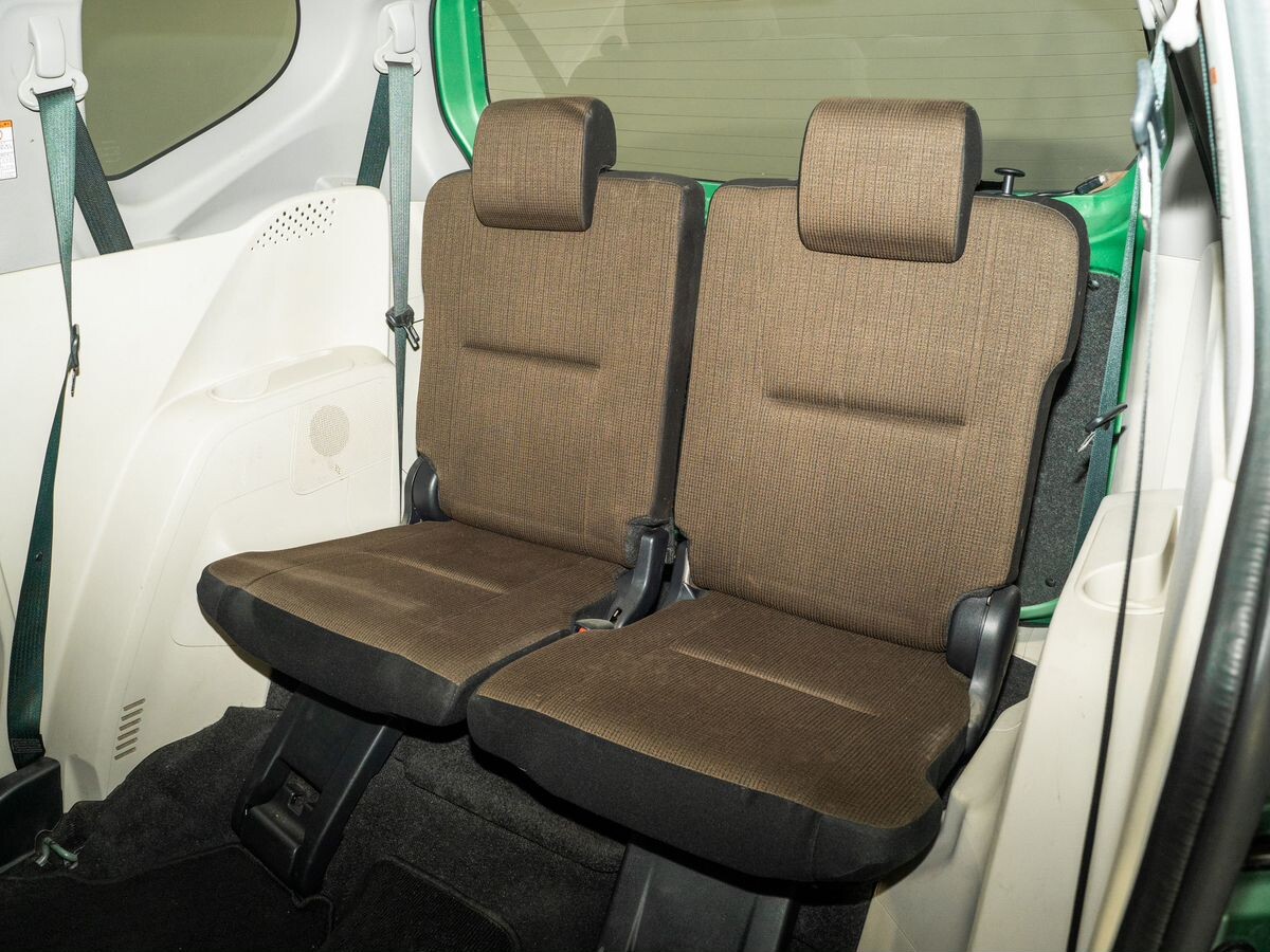 Toyota Sienta 2015 - фото автомобиля