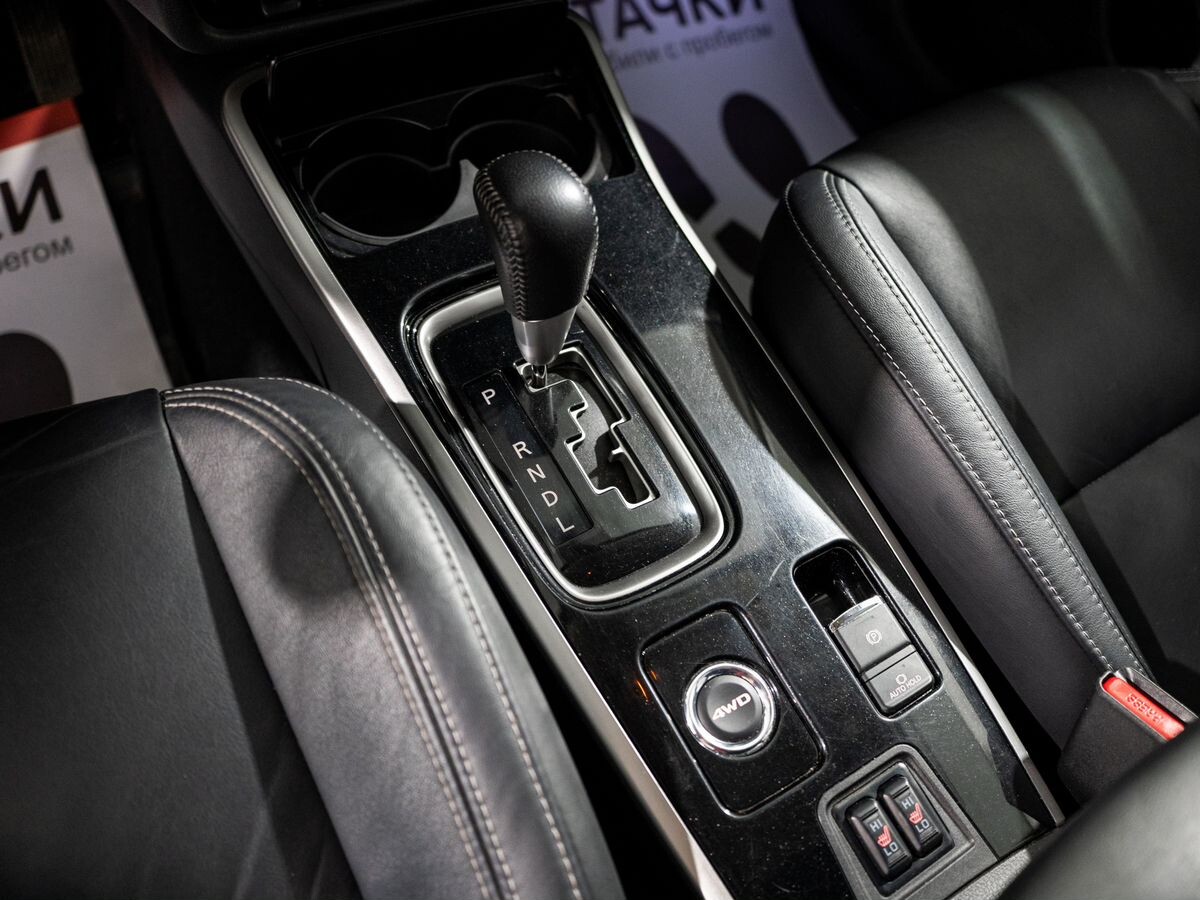 Mitsubishi Outlander 2019 - фото автомобиля