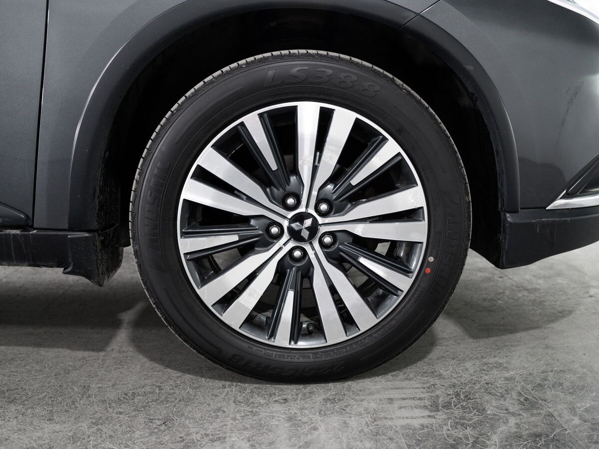 Mitsubishi Outlander 2019 - фото автомобиля