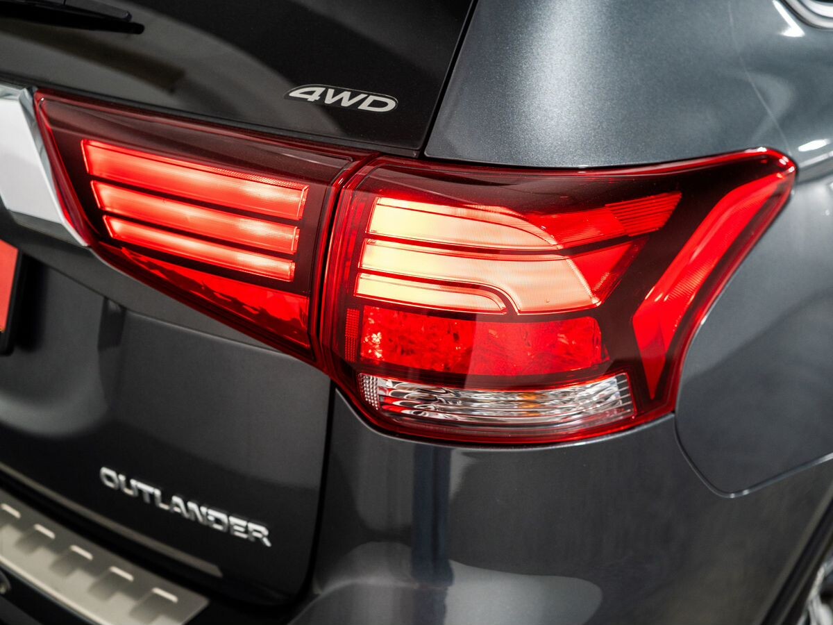 Mitsubishi Outlander 2019 - фото автомобиля