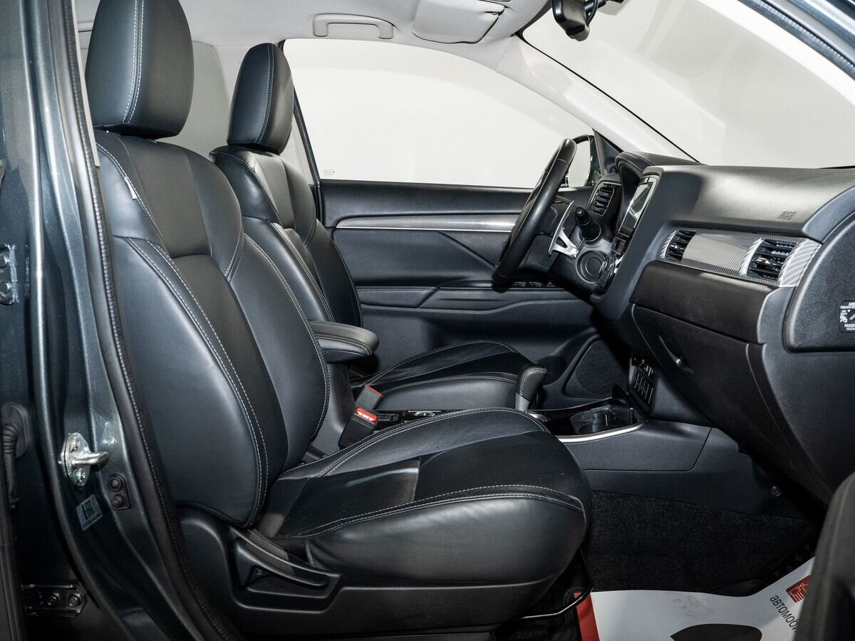 Mitsubishi Outlander 2019 - фото автомобиля