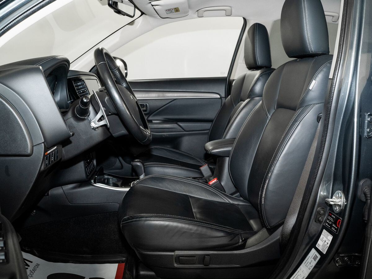 Mitsubishi Outlander 2019 - фото автомобиля