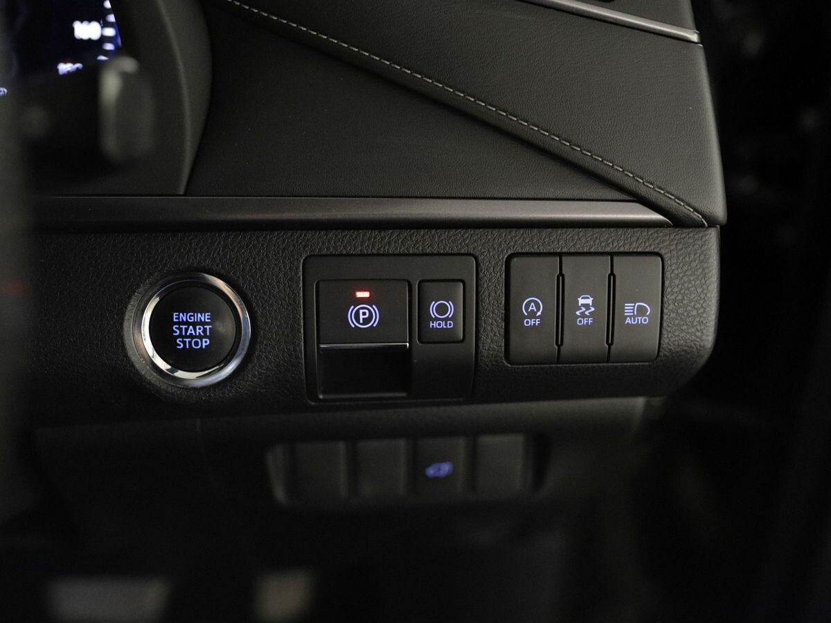 Toyota Harrier 2020 - фото автомобиля