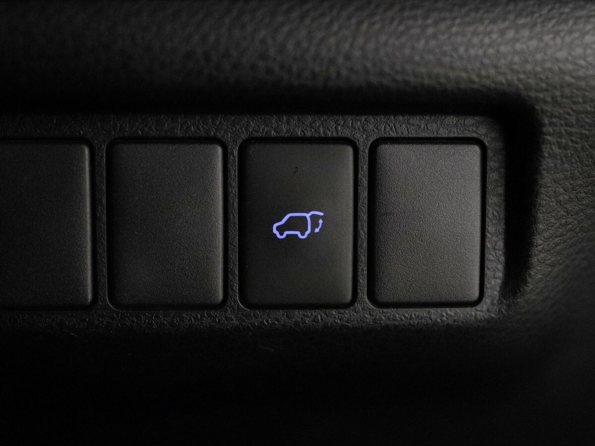 Toyota Harrier 2020 - фото автомобиля