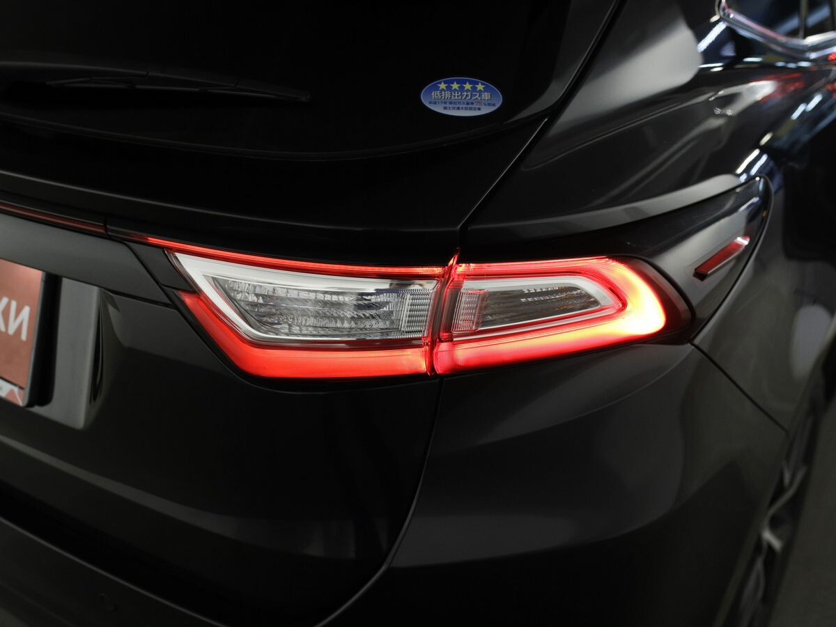 Toyota Harrier 2020 - фото автомобиля