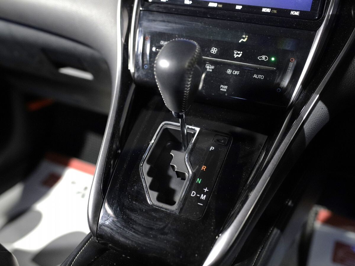 Toyota Harrier 2020 - фото автомобиля