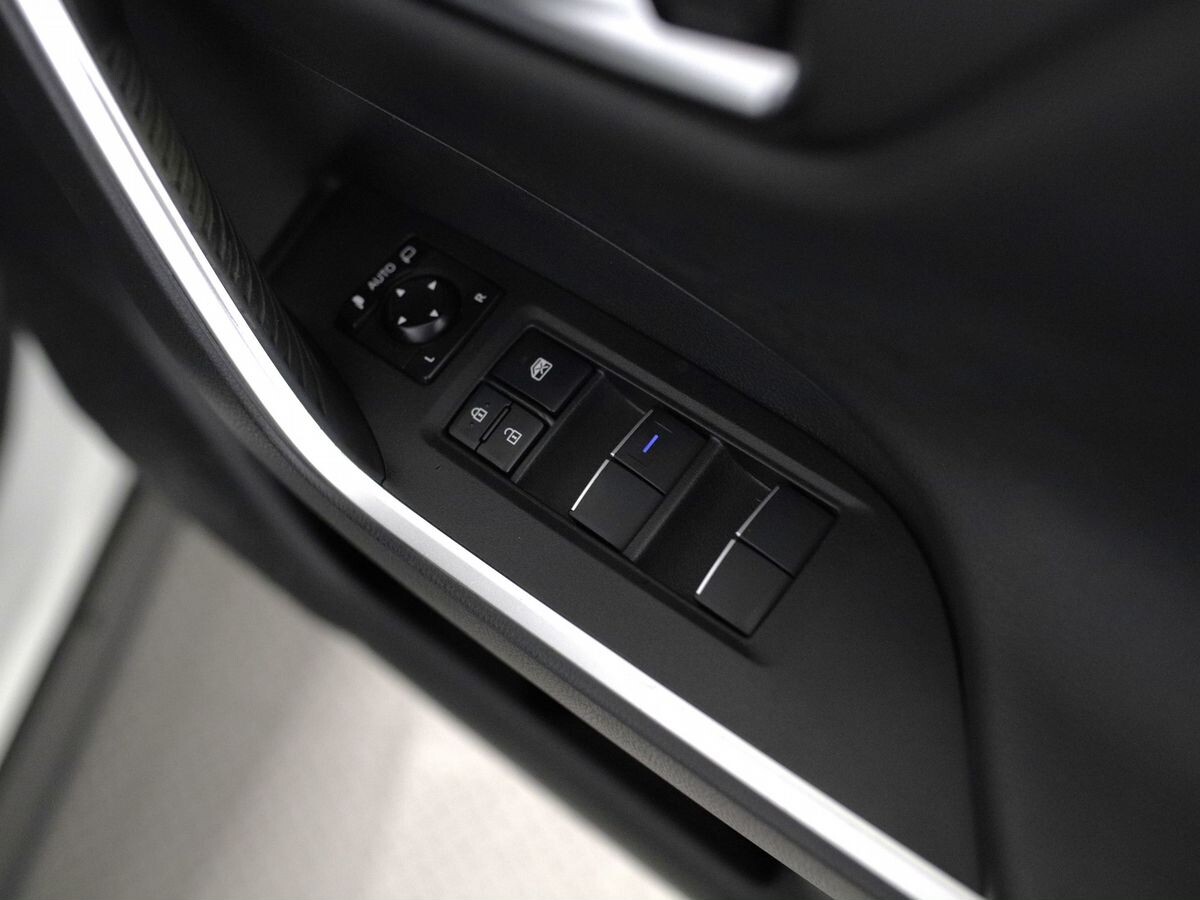 Toyota RAV4 2019 - фото автомобиля