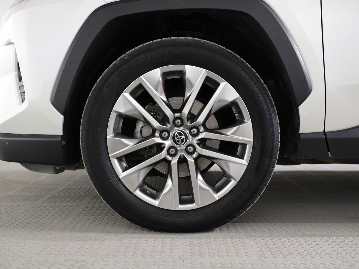 Toyota RAV4 2019 - фото автомобиля