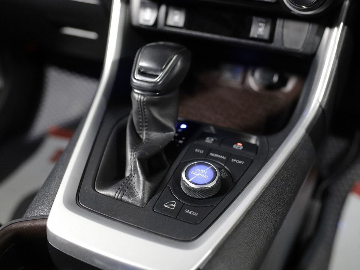 Toyota RAV4 2019 - фото автомобиля