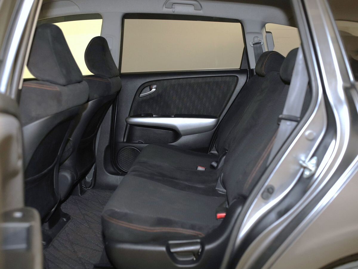 Honda Stream 2010 - фото автомобиля