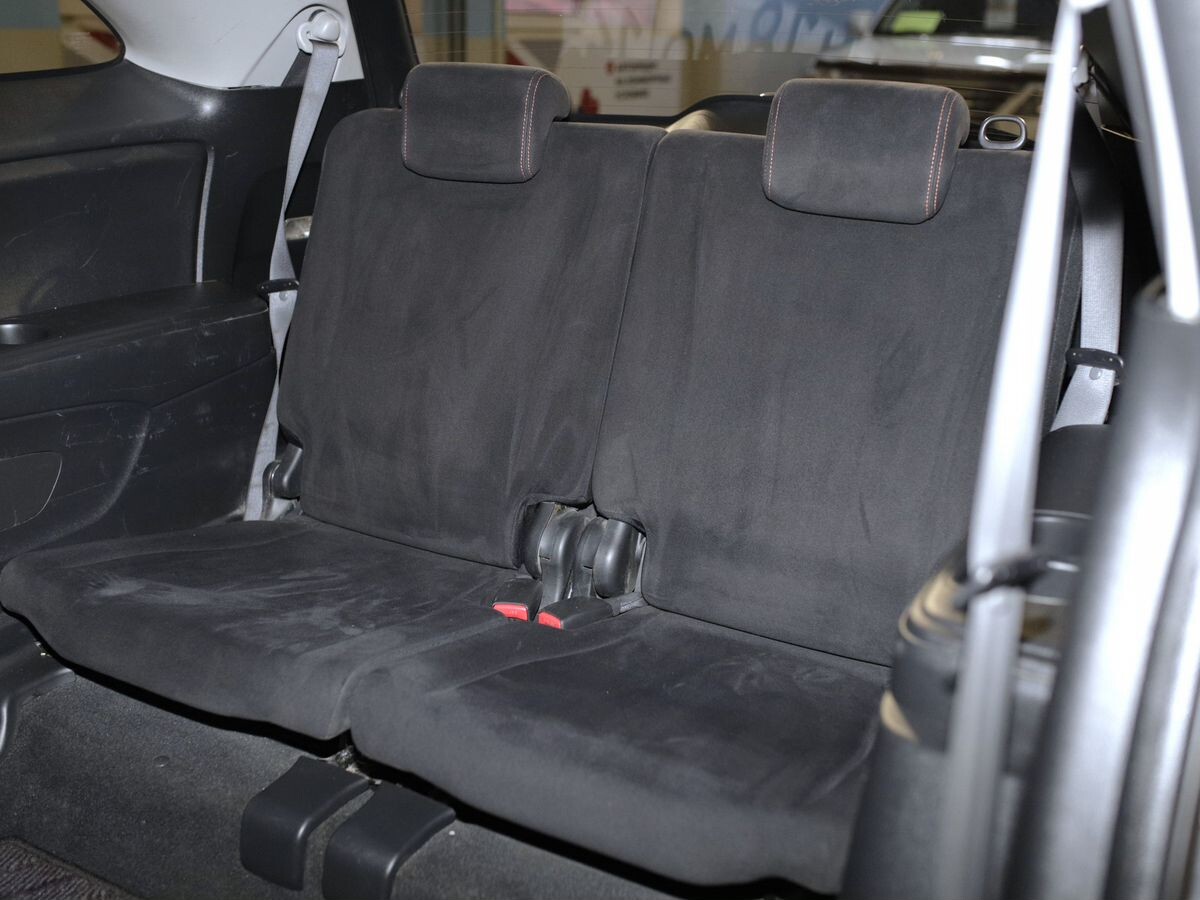 Honda Stream 2010 - фото автомобиля
