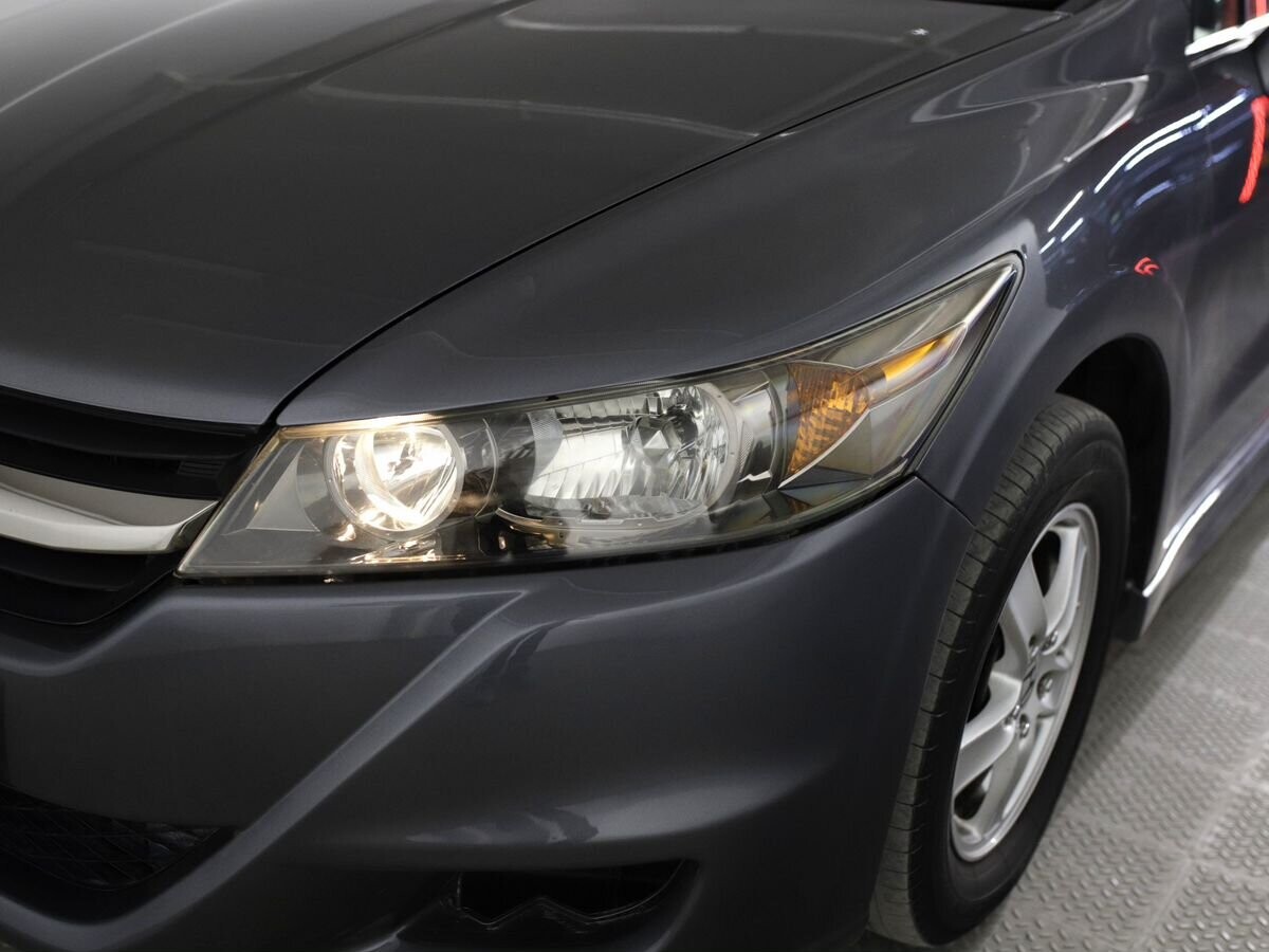 Honda Stream 2010 - фото автомобиля