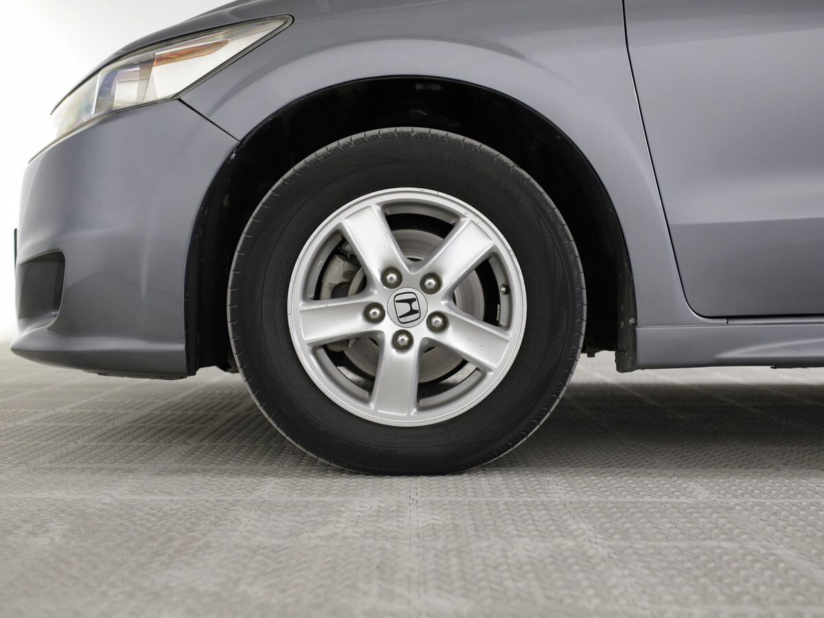 Honda Stream 2010 - фото автомобиля