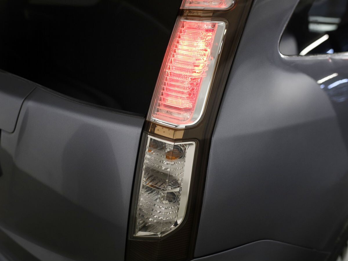 Honda Stream 2010 - фото автомобиля