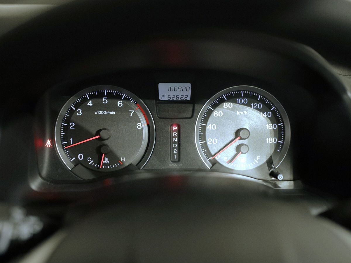 Honda Stream 2010 - фото автомобиля