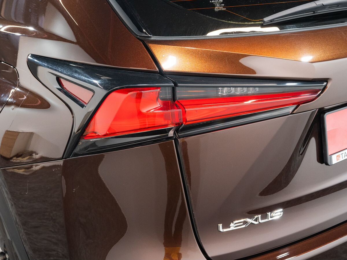 Lexus NX200 2017 - фото автомобиля