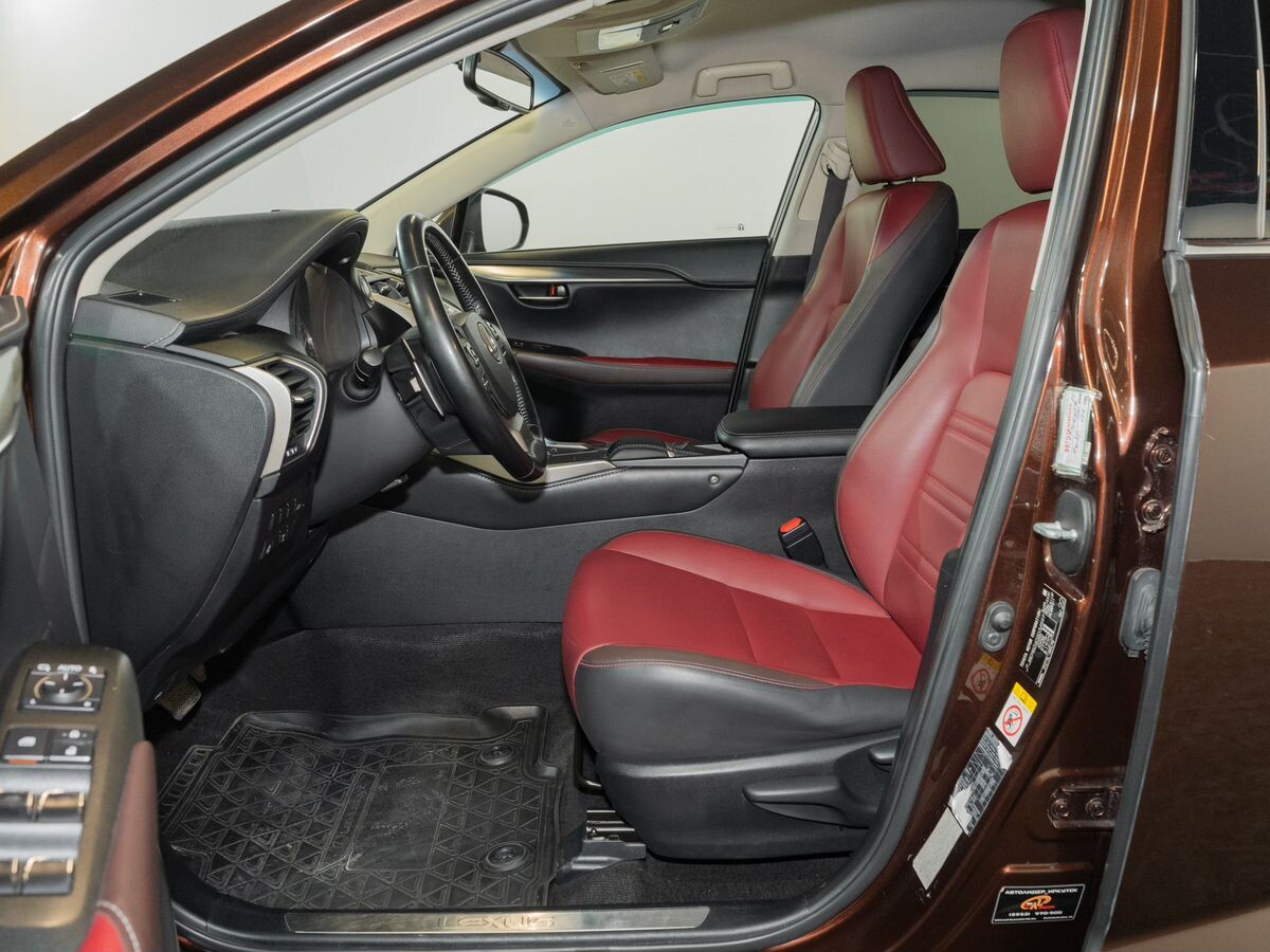 Lexus NX200 2017 - фото автомобиля