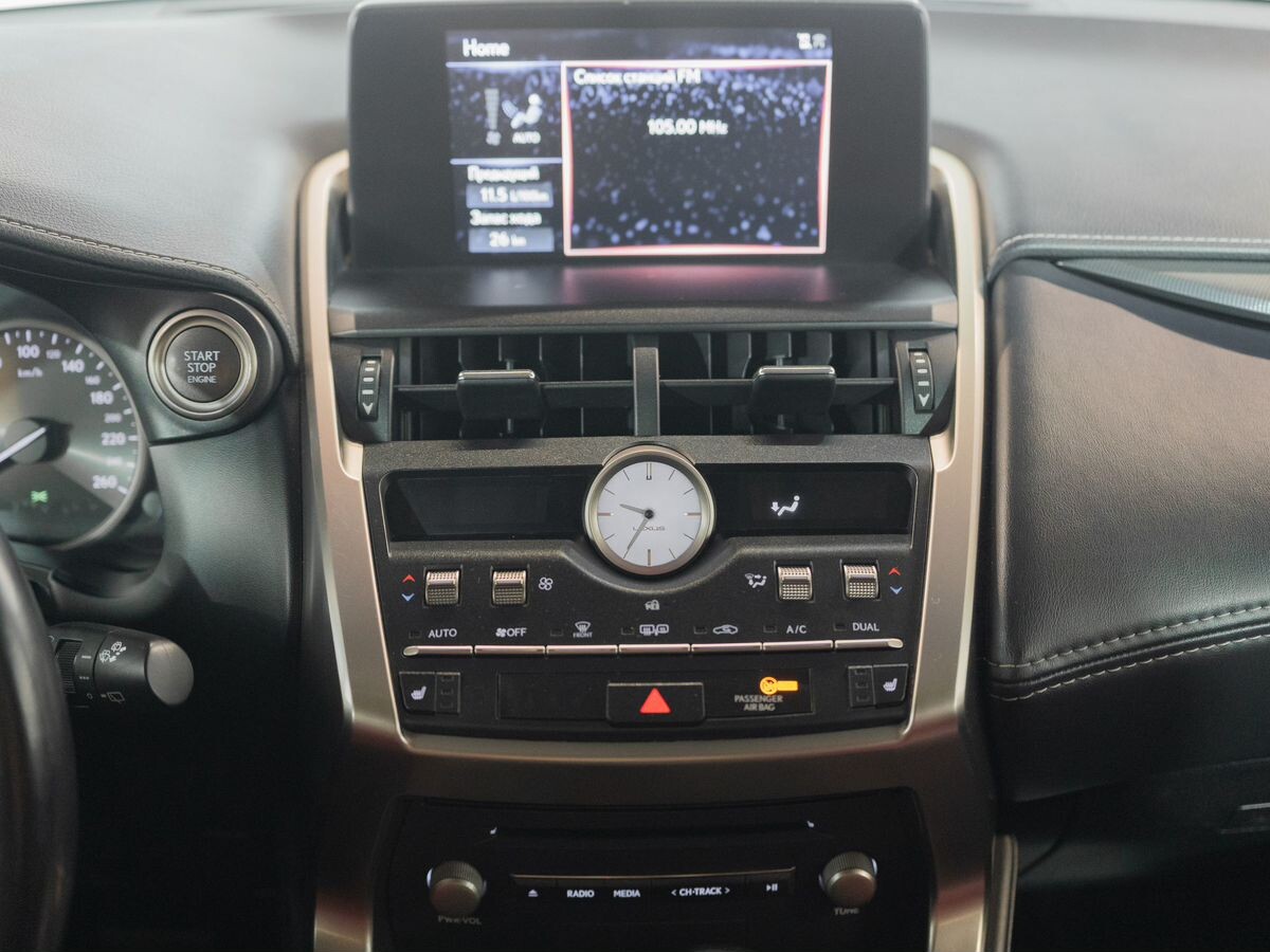 Lexus NX200 2017 - фото автомобиля