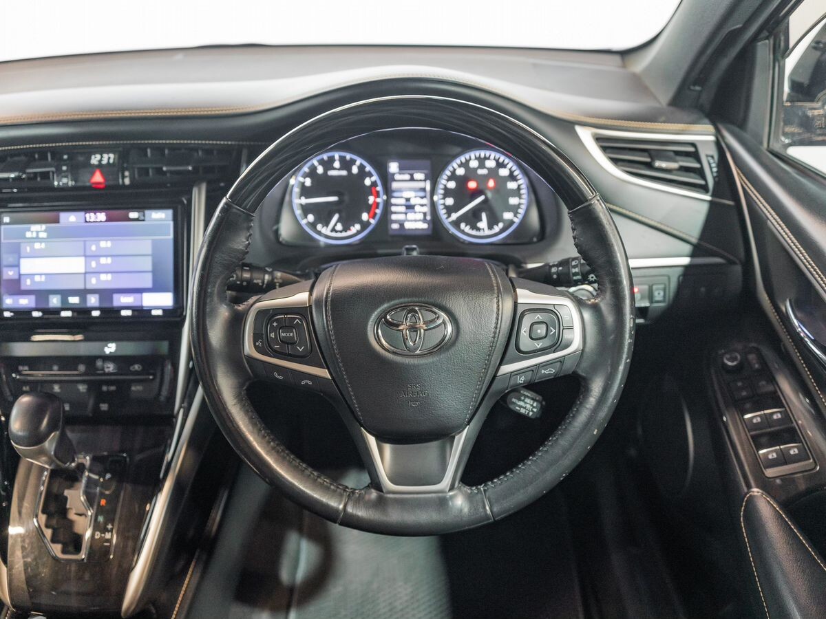 Toyota Harrier 2020 - фото автомобиля