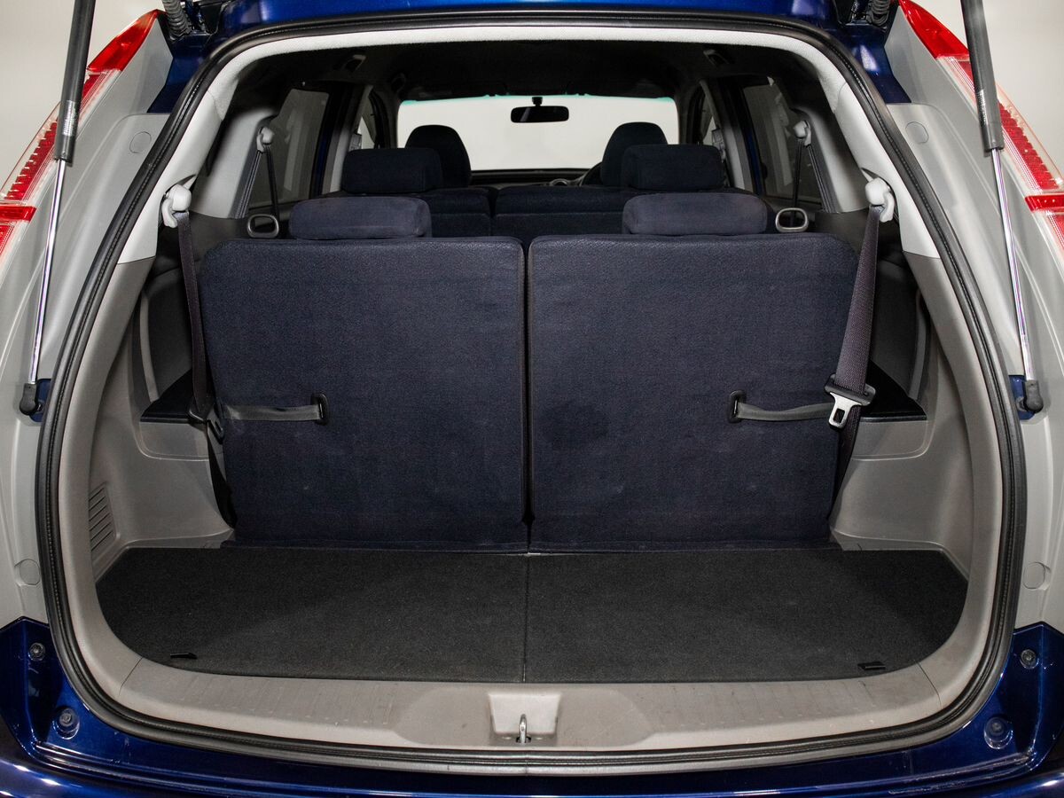 Honda Stream 2011 - фото автомобиля