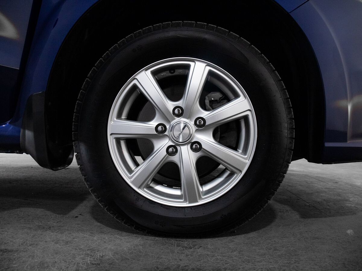 Honda Stream 2011 - фото автомобиля