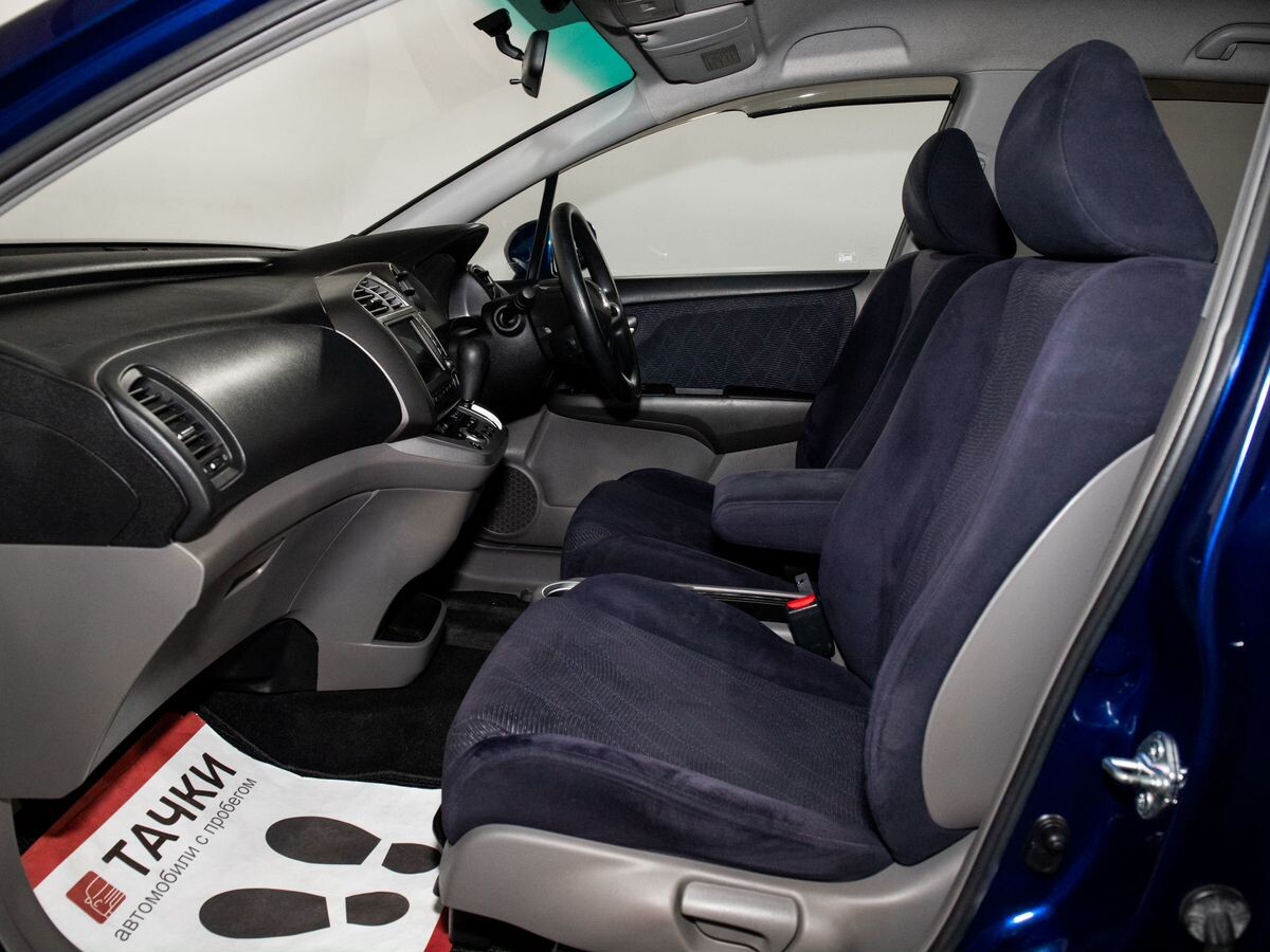 Honda Stream 2011 - фото автомобиля