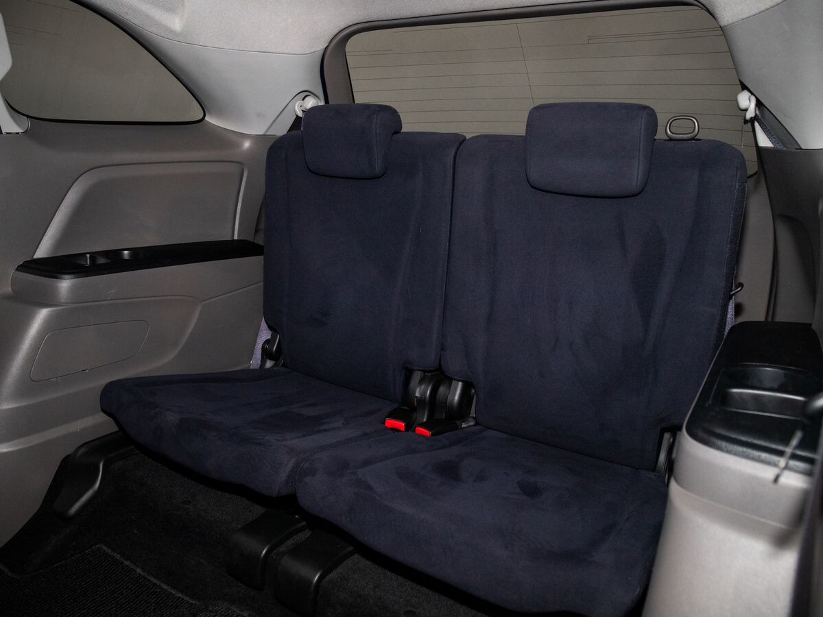 Honda Stream 2011 - фото автомобиля