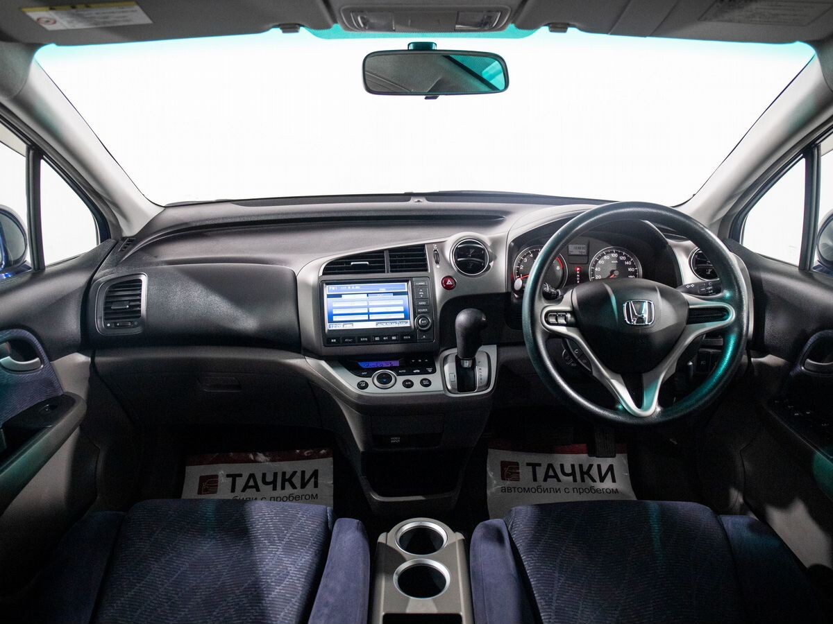 Honda Stream 2011 - фото автомобиля