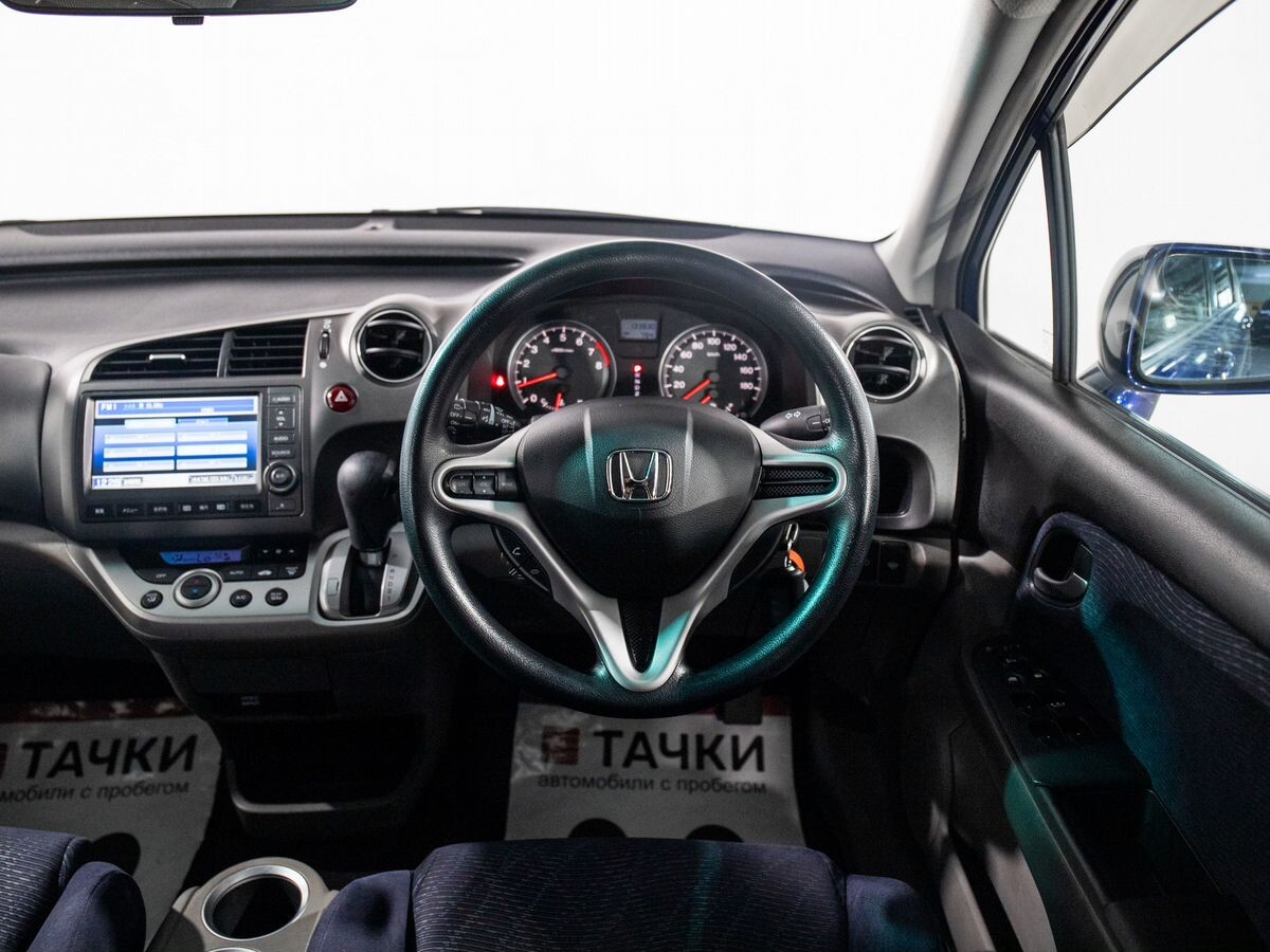 Honda Stream 2011 - фото автомобиля