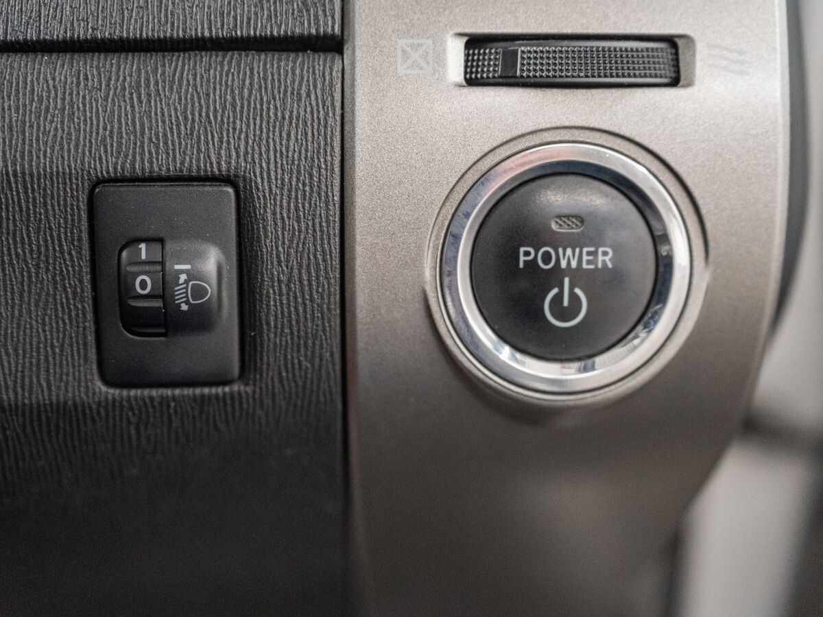 Toyota Prius 2009 - фото автомобиля