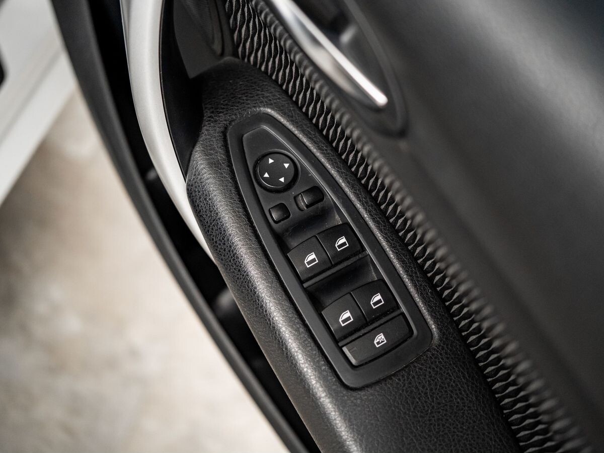BMW 1-Series 2013 - фото автомобиля