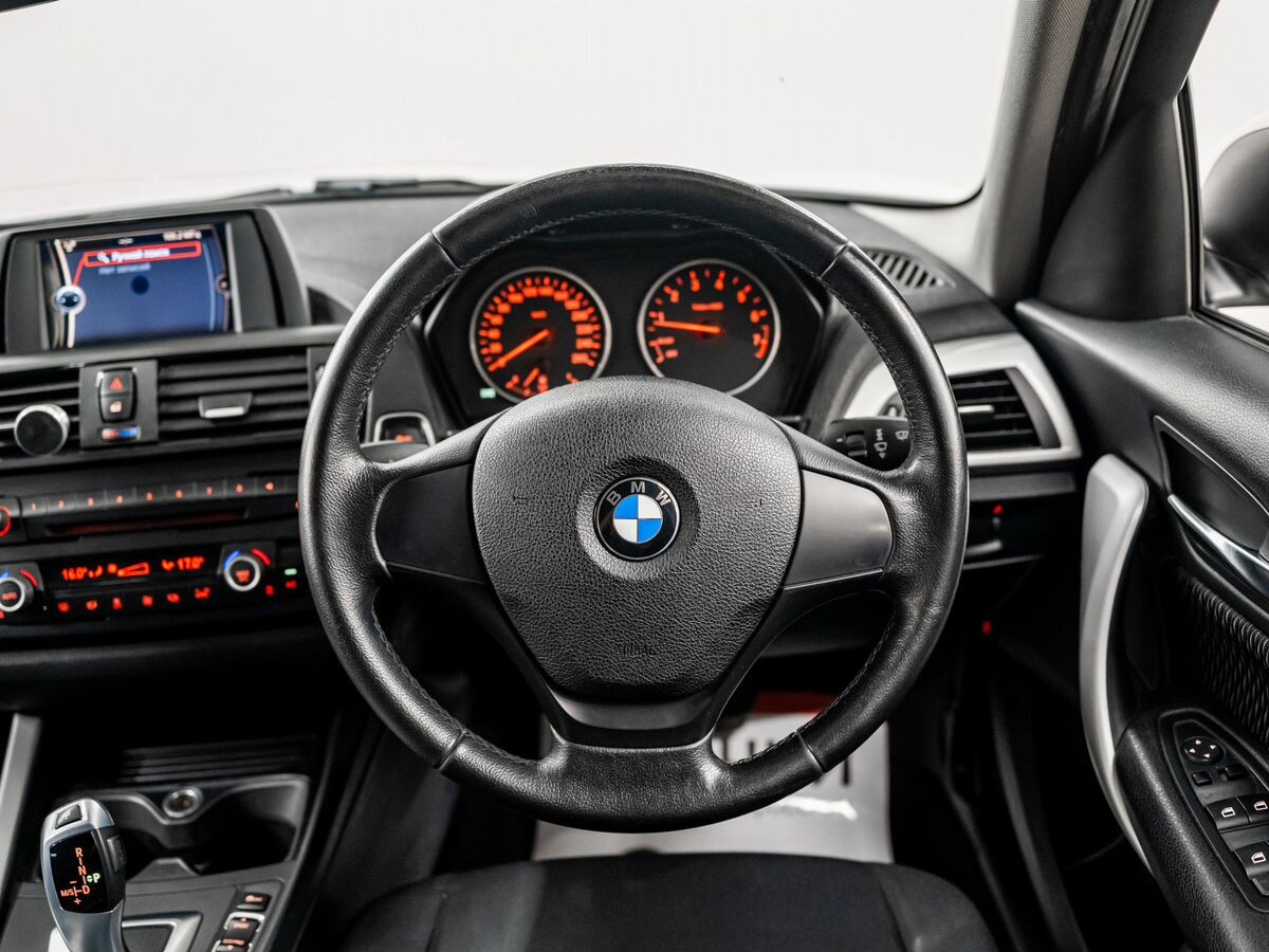 BMW 1-Series 2013 - фото автомобиля