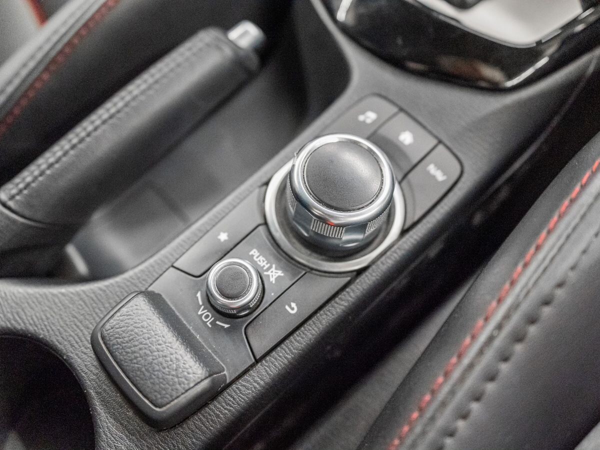 Mazda CX-3 2015 - фото автомобиля