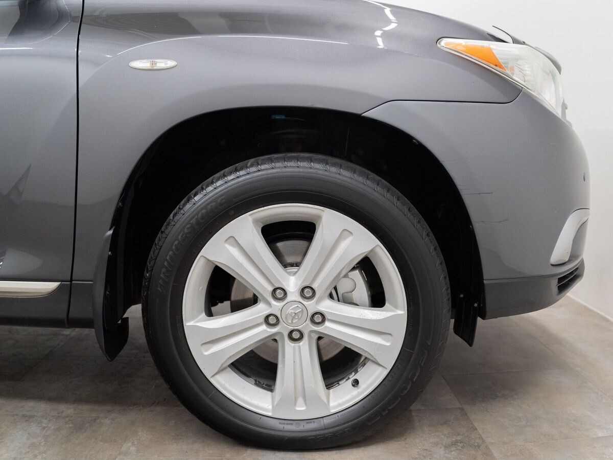 Toyota Highlander 2012 - фото автомобиля