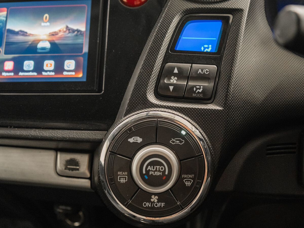 Honda Insight 2012 - фото автомобиля