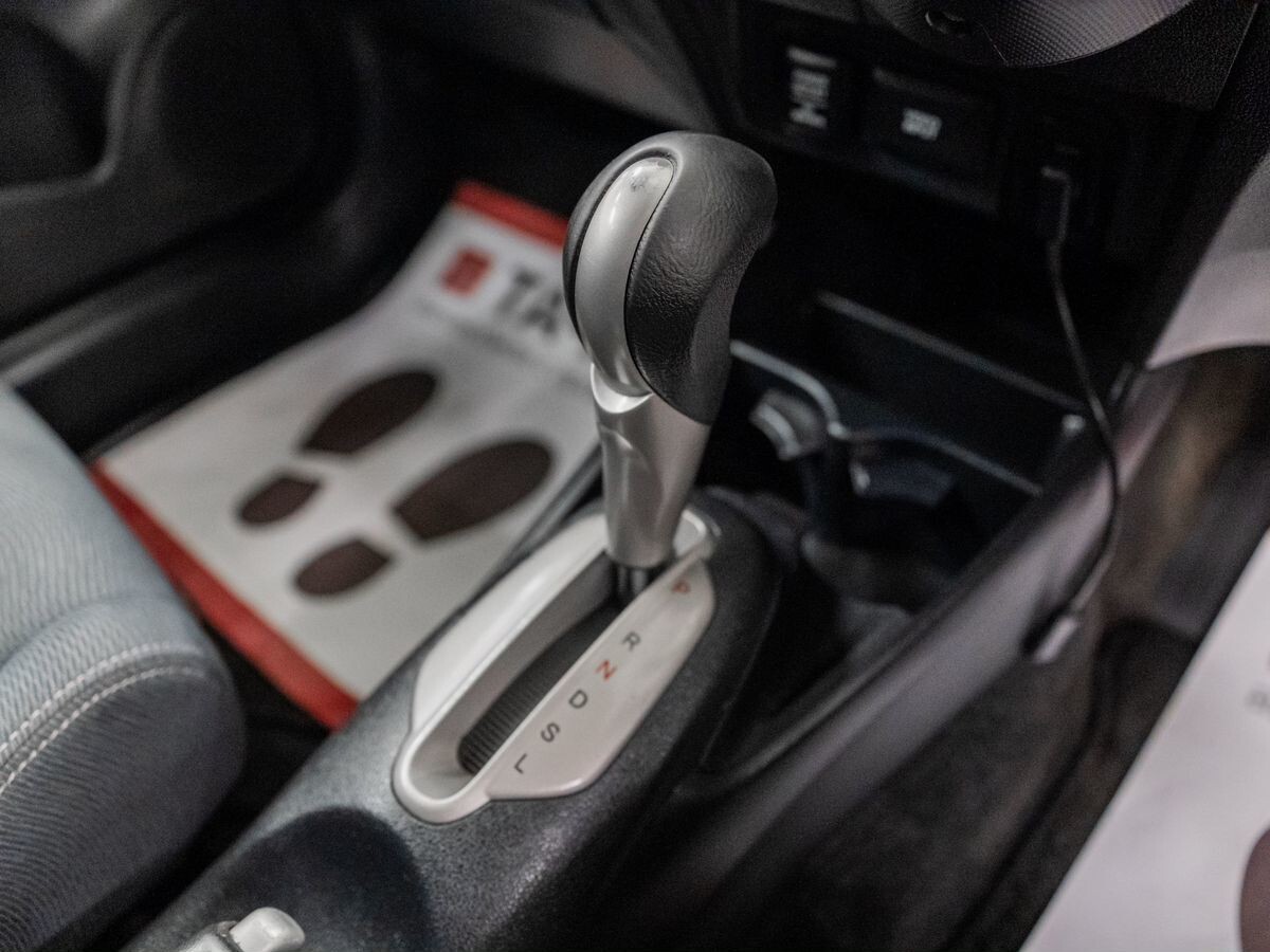 Honda Insight 2012 - фото автомобиля