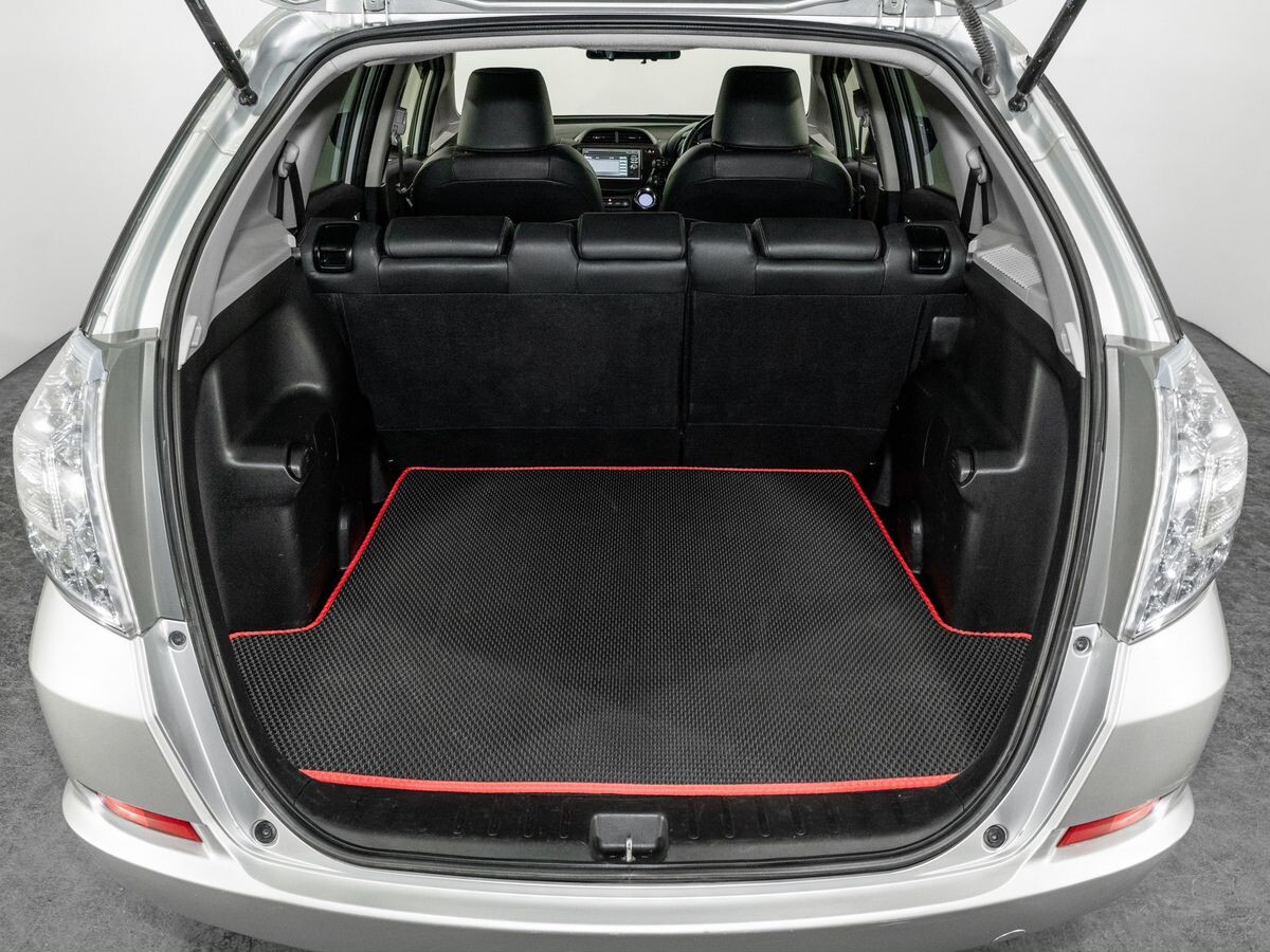 Honda Fit Shuttle 2012 - фото автомобиля