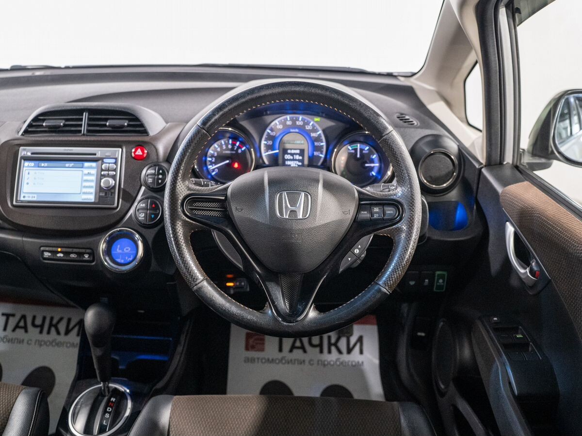 Honda Fit Shuttle 2012 - фото автомобиля