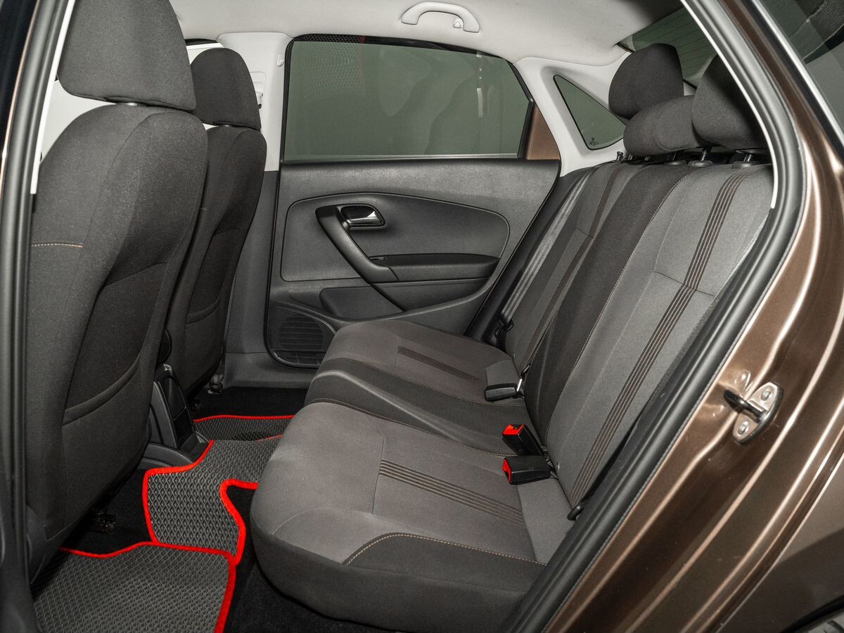 Volkswagen Polo 2016 - фото автомобиля