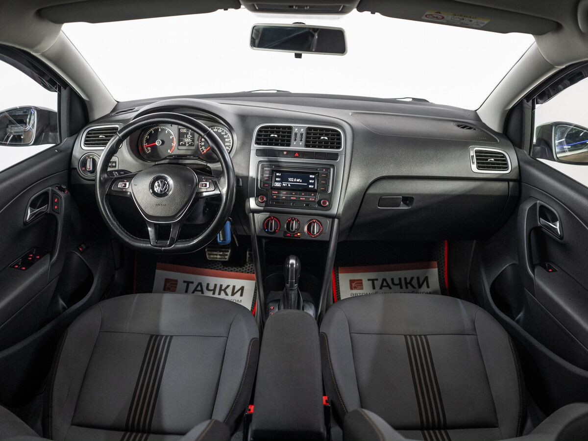 Volkswagen Polo 2016 - фото автомобиля