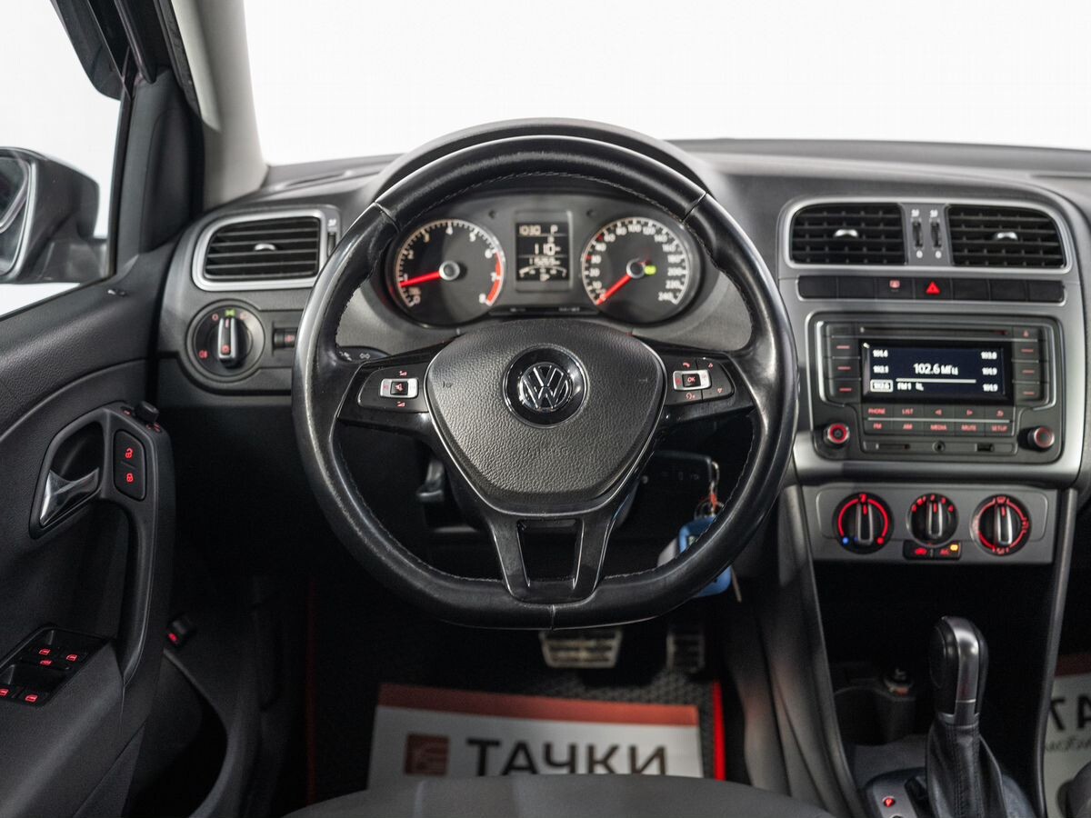 Volkswagen Polo 2016 - фото автомобиля