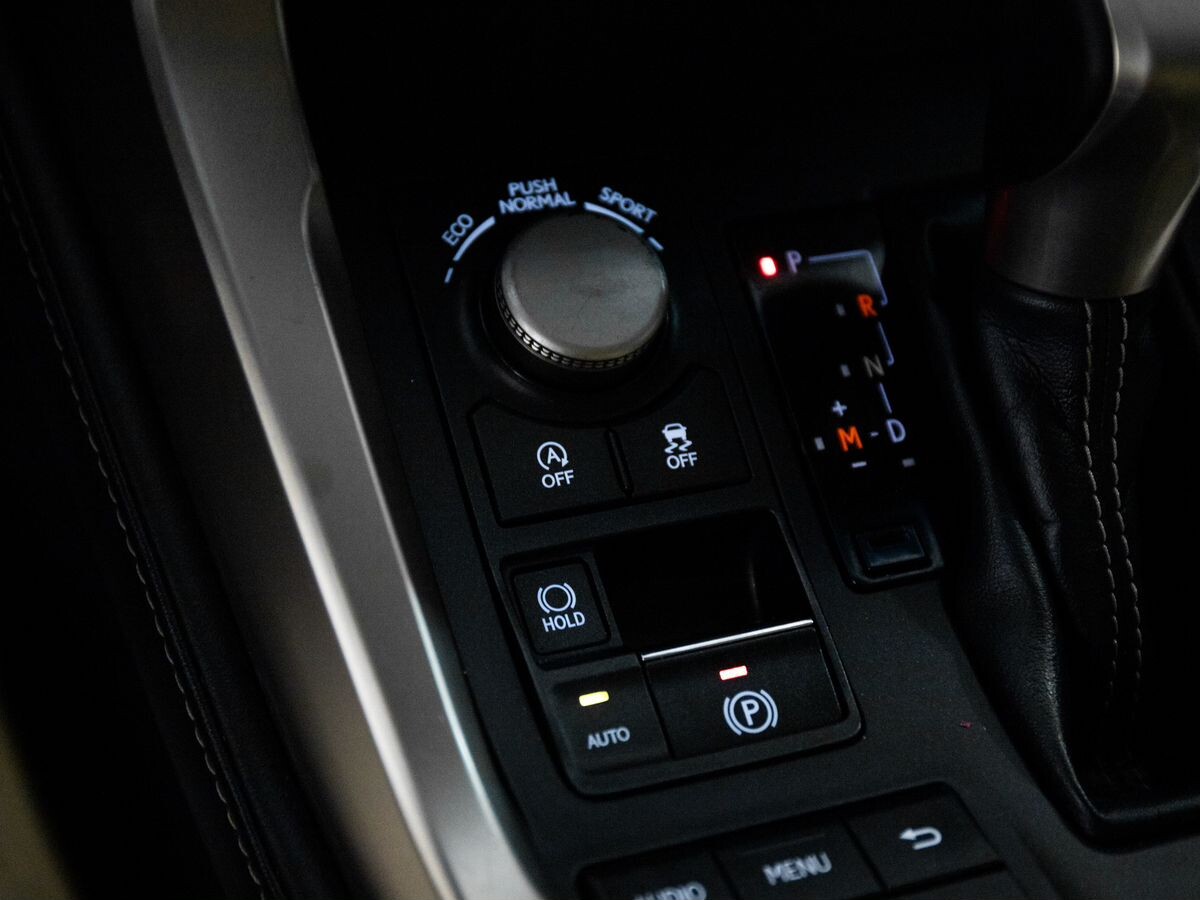 Lexus NX200 2015 - фото автомобиля