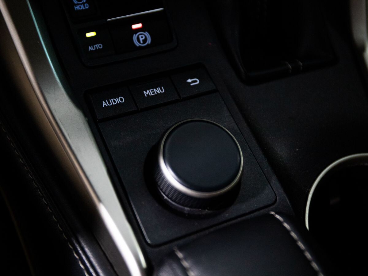 Lexus NX200 2015 - фото автомобиля